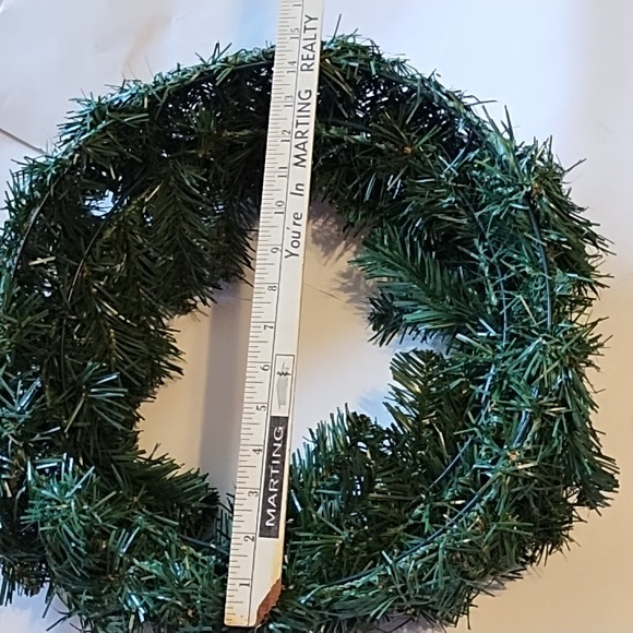 Nwot Ashland Christmas Wreath (14 inches) - Picture 6 of 7